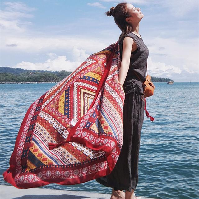 美丽丝巾搭配气质穿搭美出高级感,丝巾怎么搭配才显得更年轻时尚