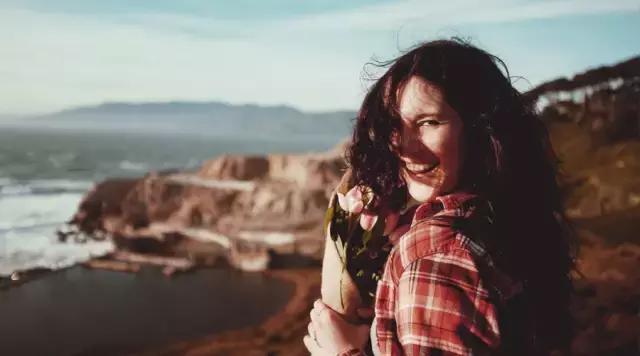 芒格人类错误认知倾向,芒格谈人性的视频