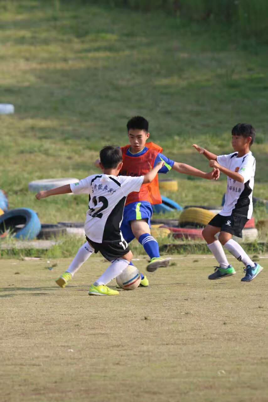 广州恒大足球学院夏令营,从化区足球夏令营