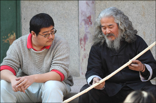 聚元号传统牛角反曲弓制作,聚元号牛角弓制作