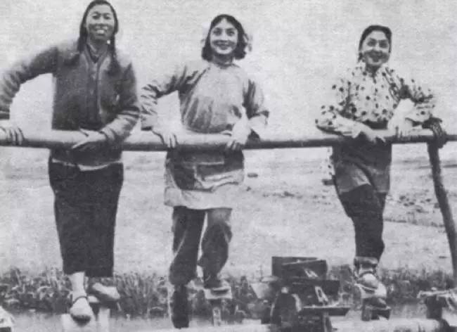 她是绝代美人,从影40余年演绎50多个形象,一生却只爱一个人