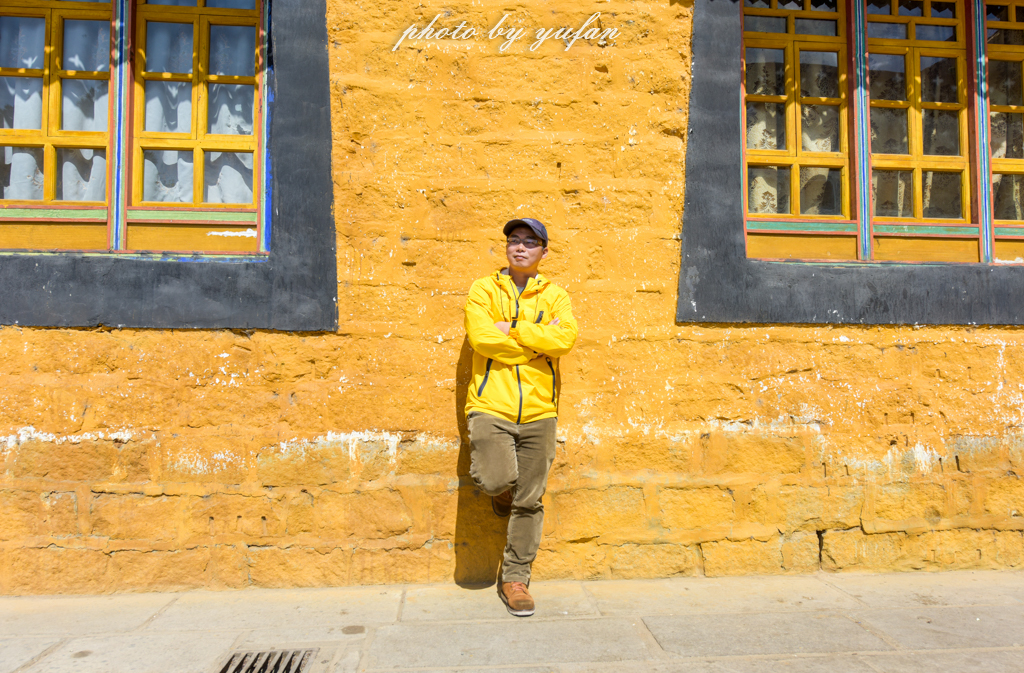 拉萨有哪几个寺庙,拉萨有一个建在山上的寺庙