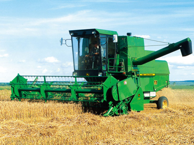 谷王履带式联合收割机最新款,17款谷王玉米收割机介绍