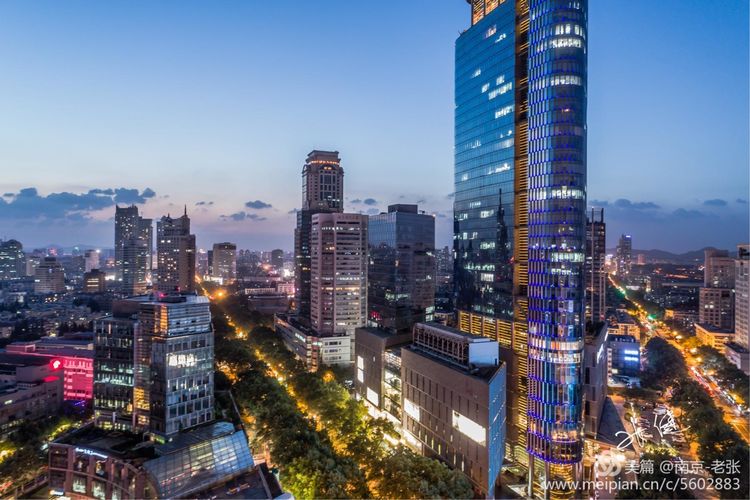 江苏第一高楼紫峰大厦,江苏南京市紫峰大厦