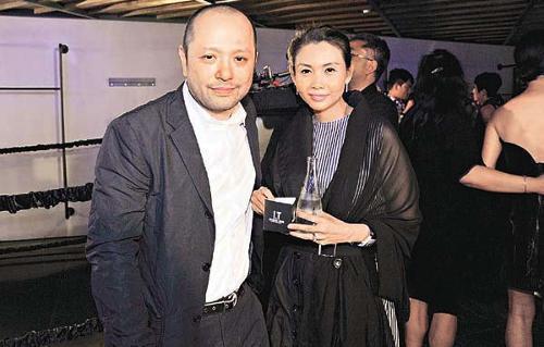 1997年邱淑贞沈嘉伟坠入爱河,邱淑贞分手后遇见现任丈夫沈嘉伟