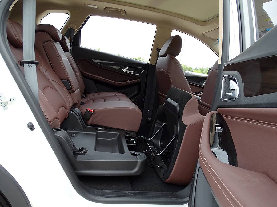 七年的宝骏560值得入手吗,宝骏560跑了八万公里还值得买吗