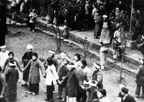 这位金发碧眼的菩萨,以一人之力,从人间炼狱救下数万妇孺