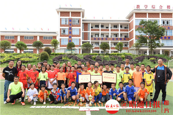 昭通市昭阳区双河小学足球队2017,六安双河中学足球队