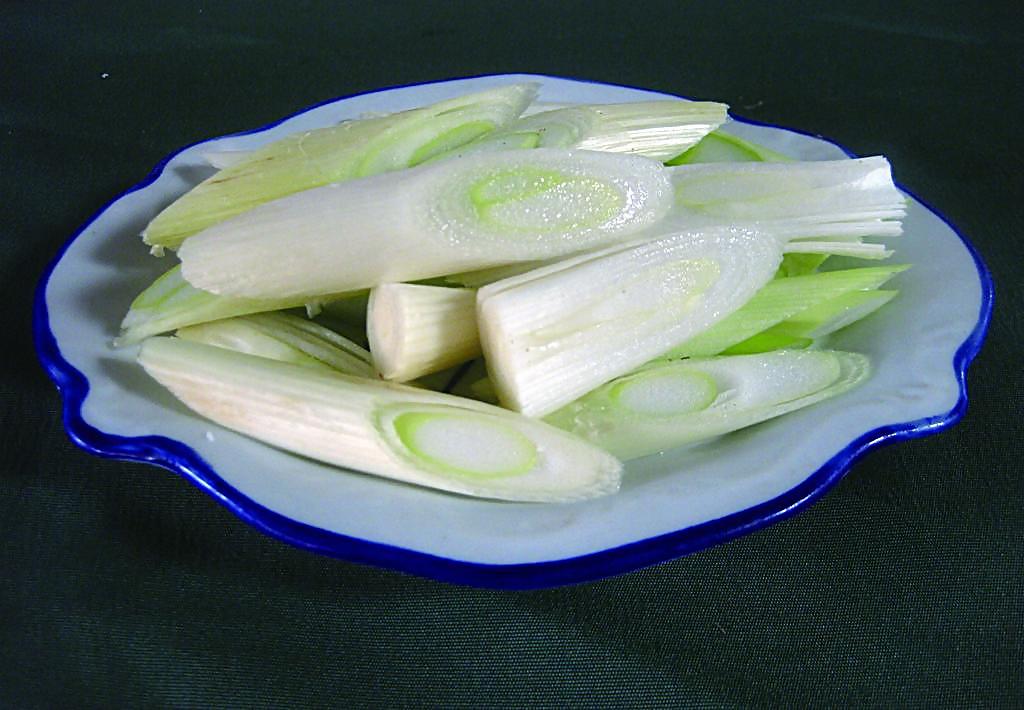 家庭花盆种菜长虫子怎么治理,花盆土里有虫怎么自制杀虫剂