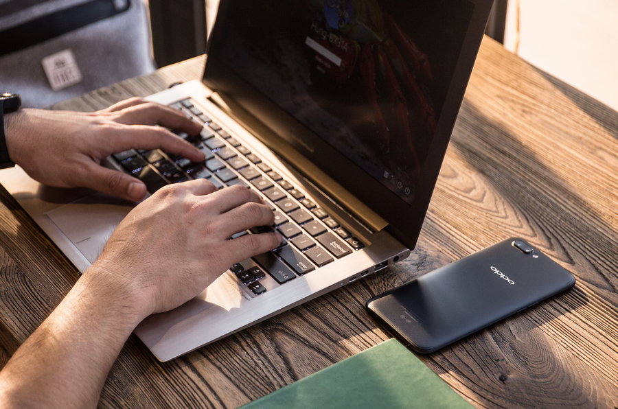 oppor11已成17年爆款产品,为什么oppo就被称为厂妹