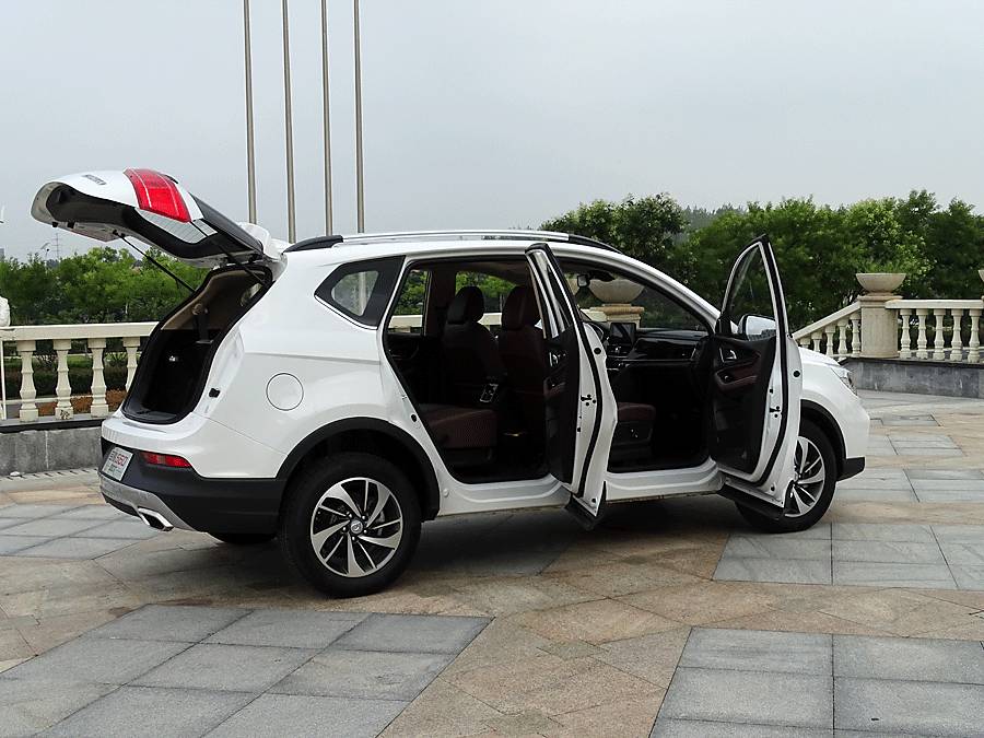 七年的宝骏560值得入手吗,宝骏560跑了八万公里还值得买吗