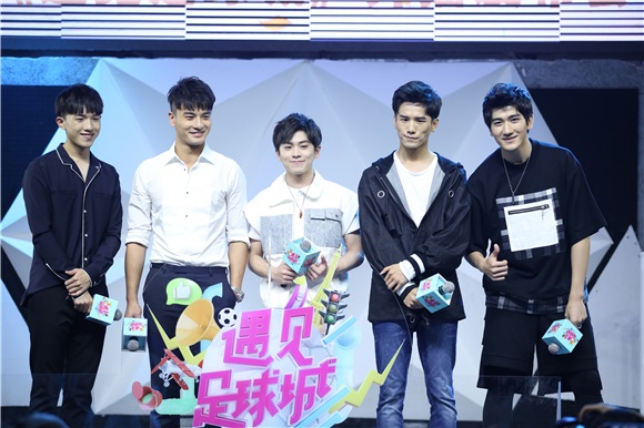 郑恺孙坚江湖论剑,郑恺遇到王耀庆