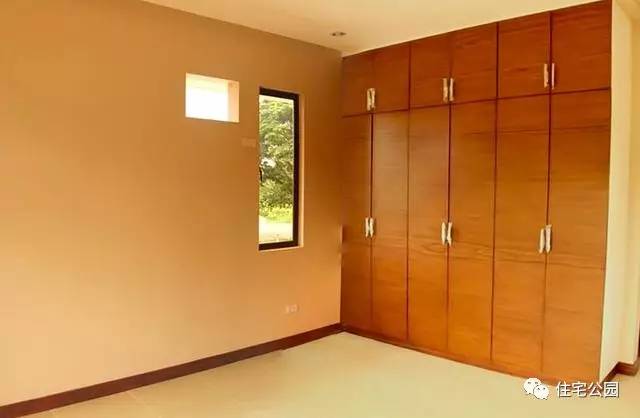 80后小伙子放弃城里买房自建别墅,土豪花200万打造自建房