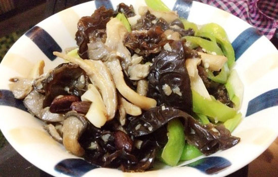 黑眼圈很重吃什么东西特别有效,黑眼圈太重怎么调理吃什么