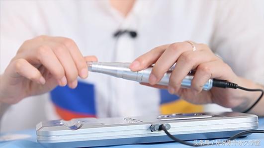 纹唇后的晕色期是什么意思,眉眼凹陷怎么修复