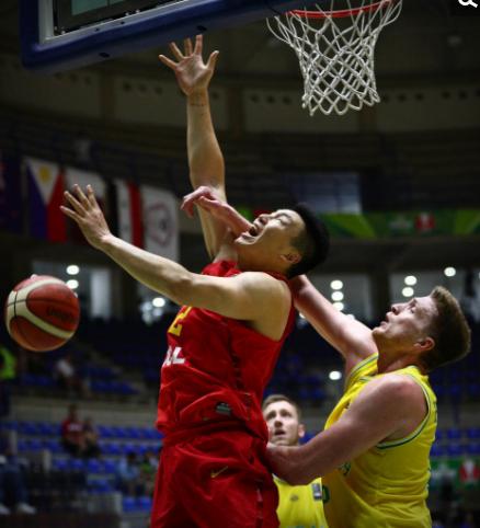 李根绝杀青岛,李根三分绝杀集锦