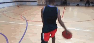 凯里欧文招牌动作过人,篮球教我一招简单过人