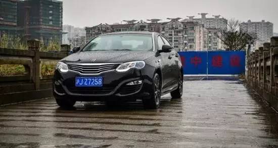 2017年荣威e550油电混合真实油耗,荣威e550真实情况