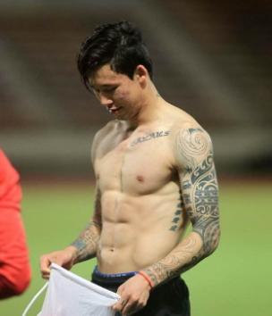 国足纹身染发,国足纹身染发靠谱吗