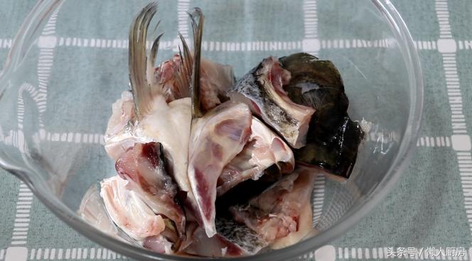 张亮砂锅鱼头煲,张亮中餐厅鱼汤的做法