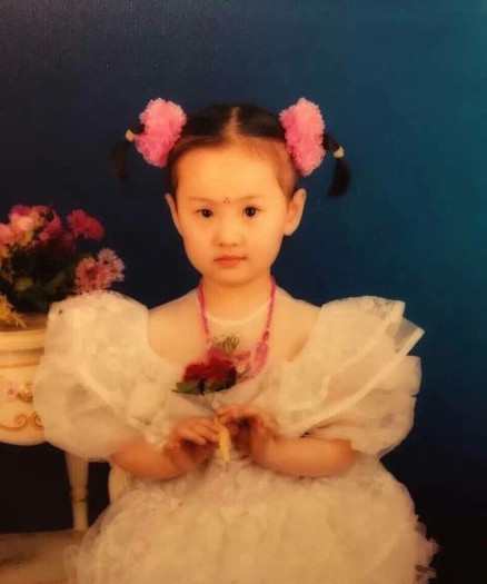 舒畅晒与刘亦菲19年前合照回放,85后女星18岁旧照刘亦菲舒畅真美