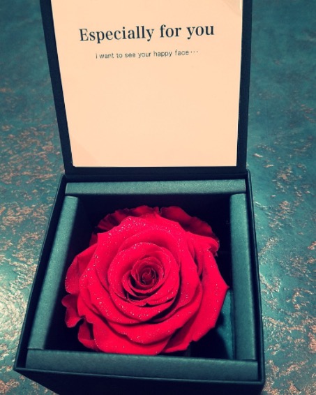 赵丽颖和杨幂白西装,别人家的男友