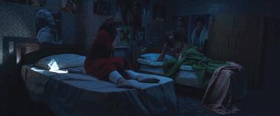 图解电影《招魂2》｜恶鬼折磨萝莉的一百种方法，被吓到漏尿