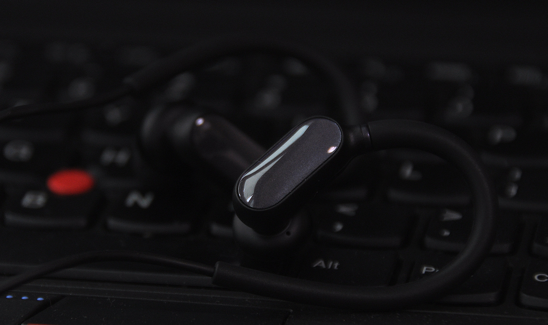 性价比运动蓝牙无线耳机,性价比高的无线运动蓝牙耳机推荐