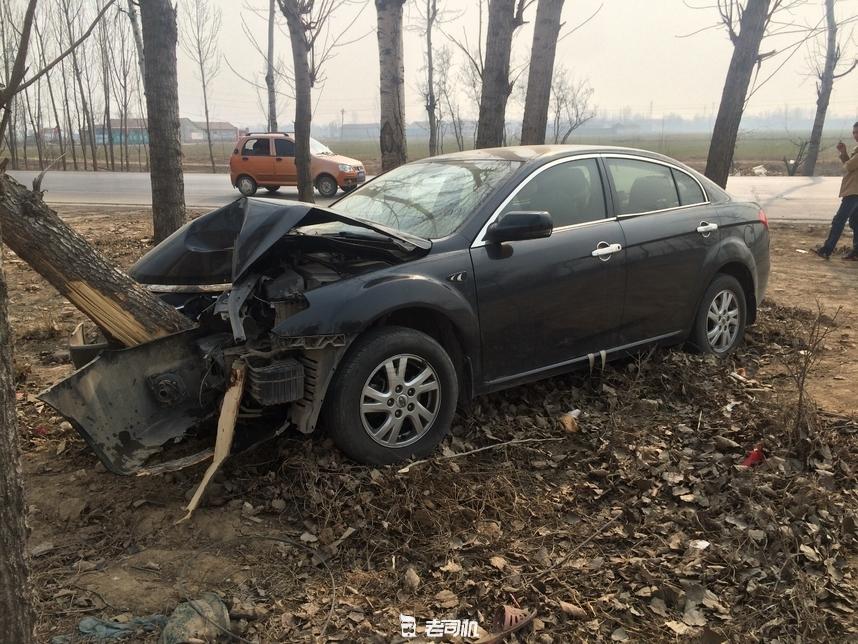 车撞树上了都有哪些地方坏,我的车撞了对方全责怎么理赔