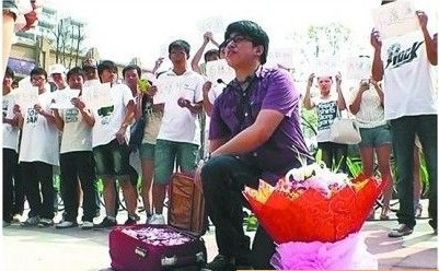 这种求婚方式都敢用?!盘点那些让人目瞪口呆的求婚现场!