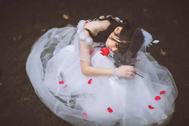 男女之间千万不要有感情太伤人了,男女千万不要干以下几件事