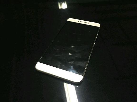 80%的人不知道它可能是全球首款十核手机