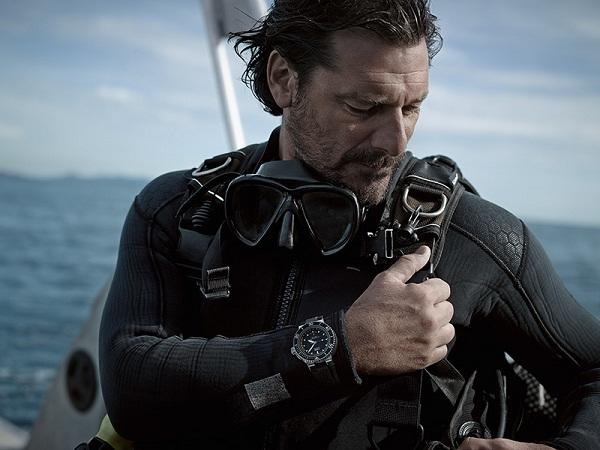 目前流行的时尚男手表,搭配正装的手表奢侈品牌手表推荐