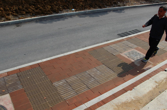 白金蓝黑又跑来虐人了，这夹克到底啥颜色？|微啵杂志