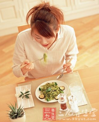 小葱能与鸡蛋一块吃吗,小葱禁忌什么一起吃