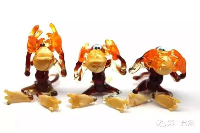 乌克兰大叔和他美到令人窒息的陶瓷永生花