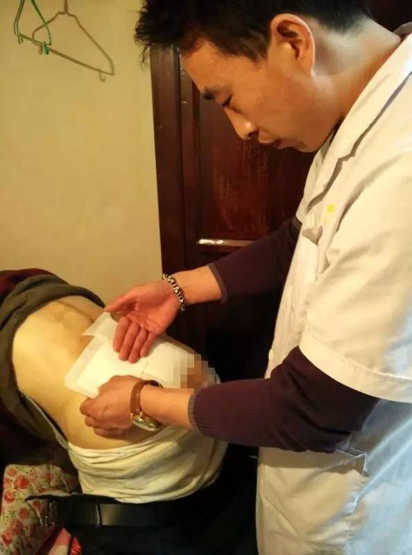 一对相濡以沫的老人相关的图片,相濡以沫的一对老人