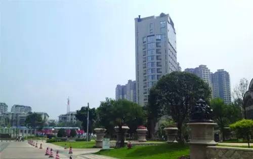 告诉你一个不知道的四川金强：郊县地产一哥之争