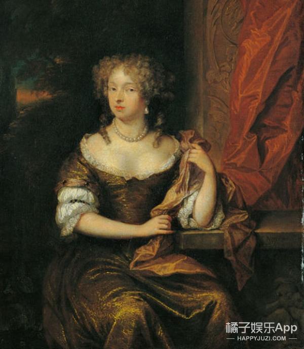 戴了这么多年头盔终于派上用场了,穿bra可以改变胸下垂吗