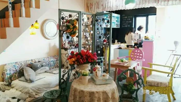 在武汉这里让你随时随地变成粉红色的16岁少女。