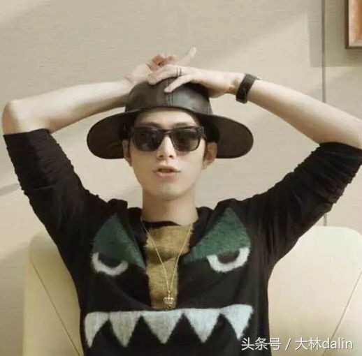 李枫曝郭敬明料扒出朱梓骁和陈学冬，网友：王思聪坐实预言家身份