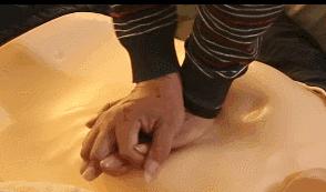 人为什么触电会死亡,人触电的根本原因