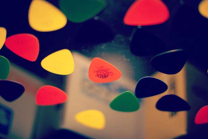 新手学吉他如何挑选吉他购买吉他,吉他初学者买吉他应该买怎样的