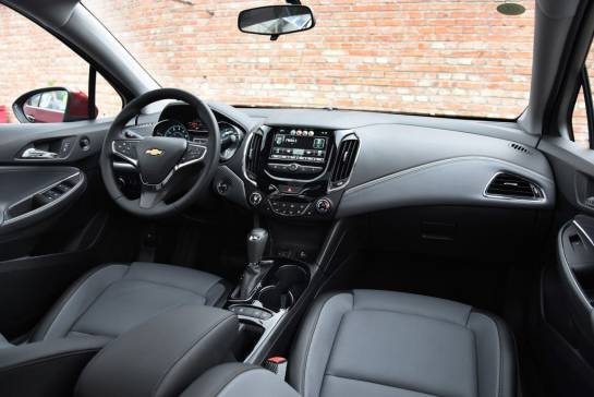 经典科鲁兹和思域怎么选,全新科鲁兹两厢车评测视频大全