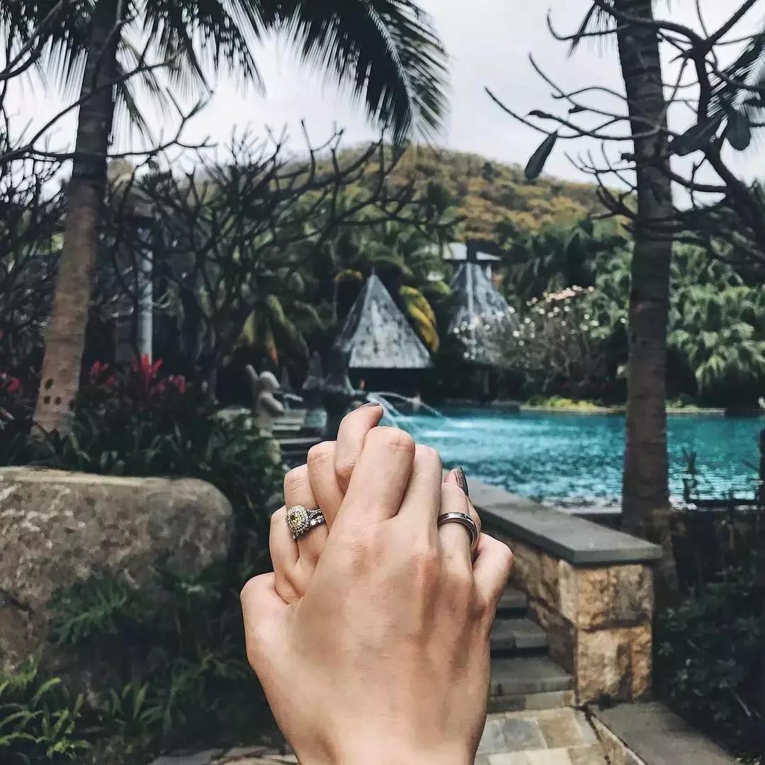 他的朋友圈里都是她,你的朋友圈全是她的照片