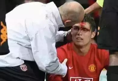 足球狗谈恋爱,足球狗不配拥有爱情吗