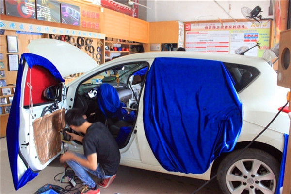 又一力作日产骐达车友热爱汽车音响佛山车音匠义不容辞圆其音乐梦