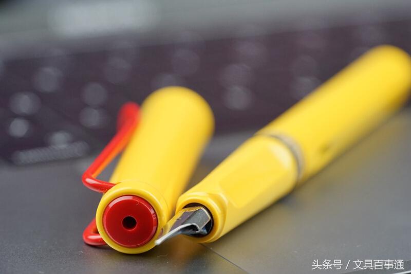 lamy金色钢笔,lamy钢笔芒果黄墨水笔