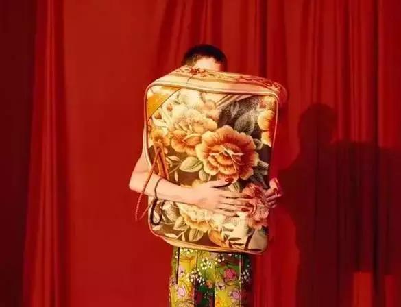 洋相百出！老外最奇葩的穿搭，看的尴尬癌都犯了