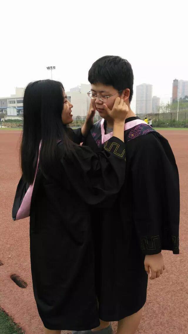 我很孤独和我爱你的英文,我很孤独寂寞英文怎么讲